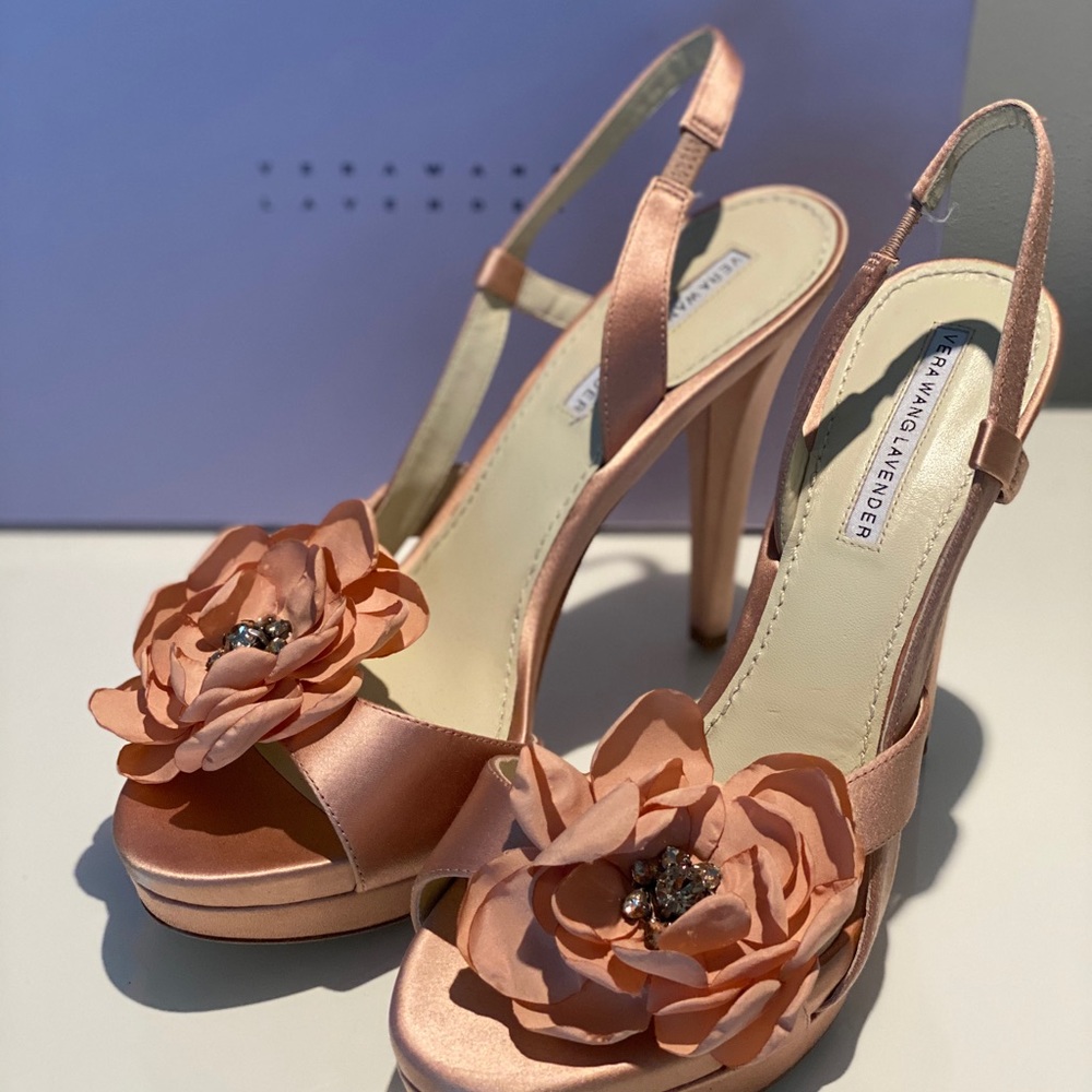 NIB Vera Wang heels sz38.5